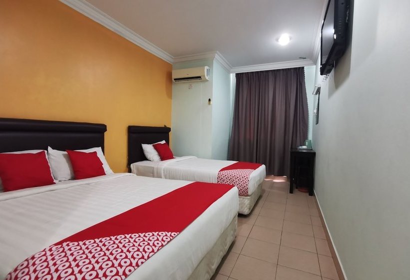 فندق Oyo 90239 Living Inn