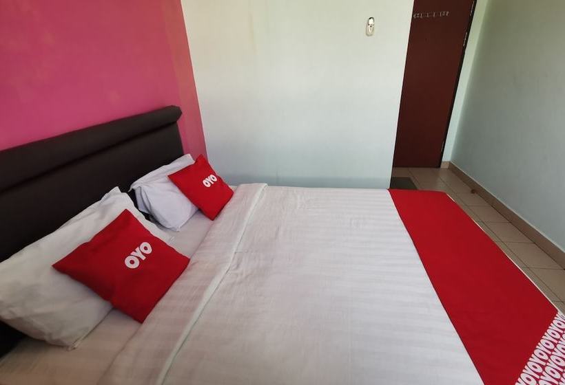 فندق Oyo 90239 Living Inn