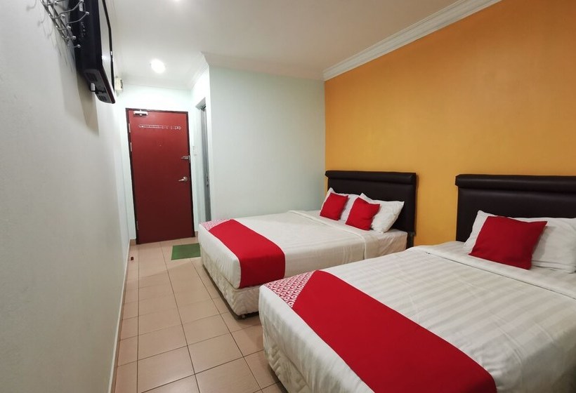 فندق Oyo 90239 Living Inn