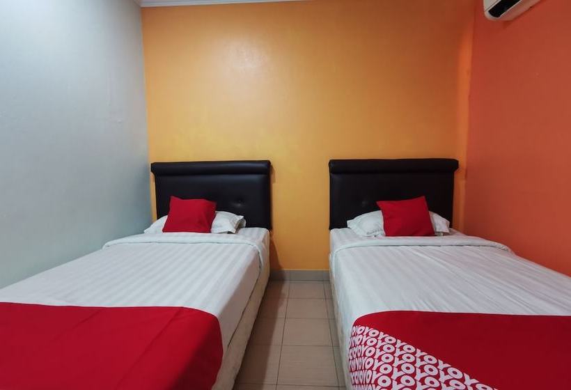 酒店 Oyo 90239 Living Inn