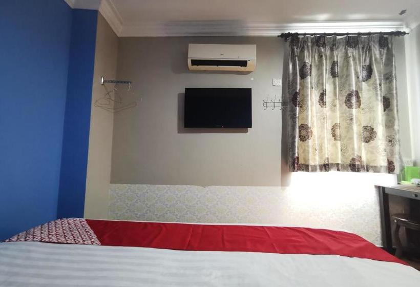 호텔 Oyo 90240 Glory Inn