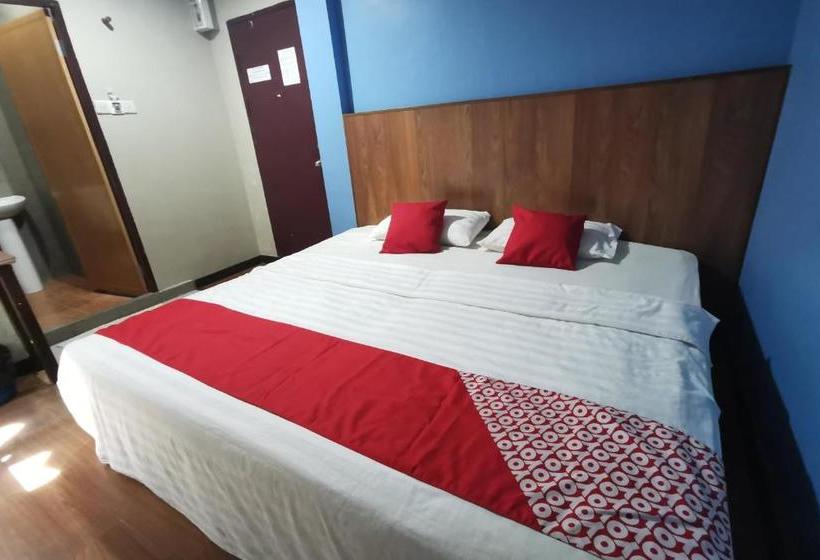 호텔 Oyo 90240 Glory Inn