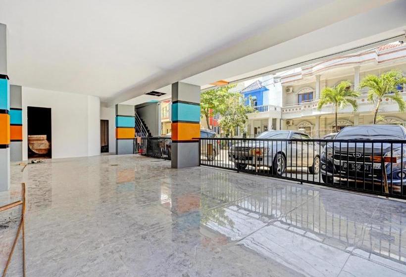 Отель Oyo 90366 Homestay 81 Baloi