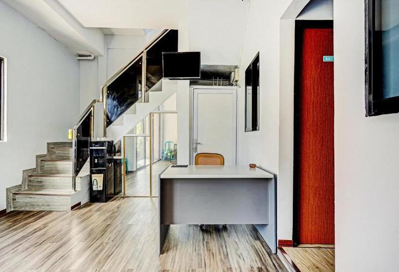 Отель Oyo 90366 Homestay 81 Baloi