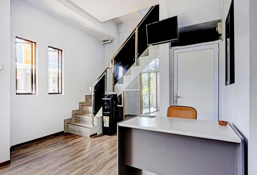 Отель Oyo 90366 Homestay 81 Baloi