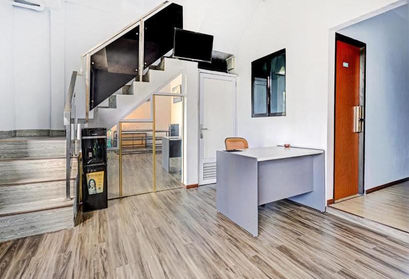 Отель Oyo 90366 Homestay 81 Baloi