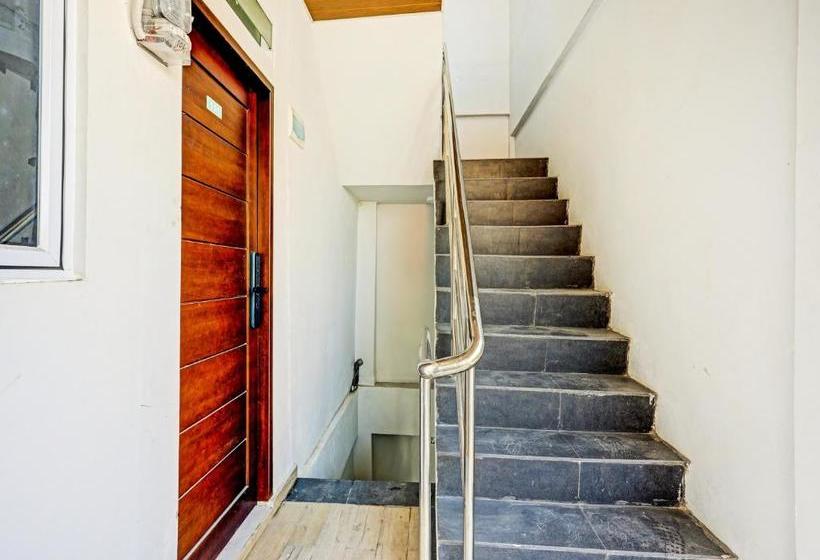 Отель Oyo 90366 Homestay 81 Baloi