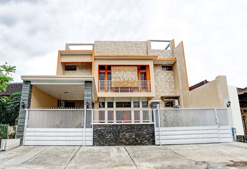 فندق Avisha Guest House Syariah