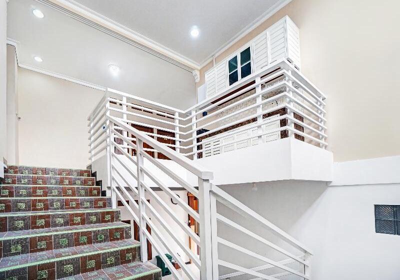 فندق Avisha Guest House Syariah