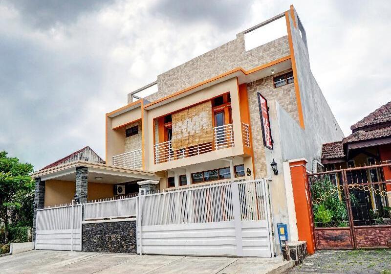 فندق Avisha Guest House Syariah