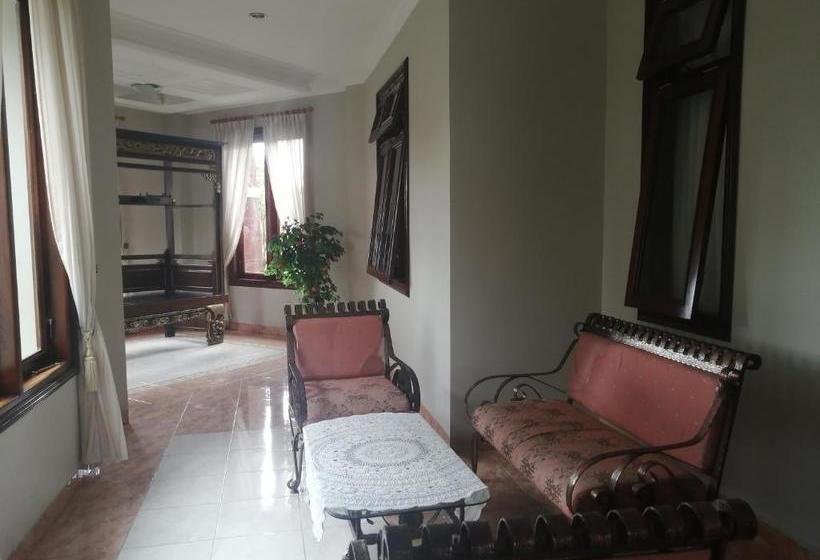 فندق Oyo 90384 Bukit Cipendawa Mc