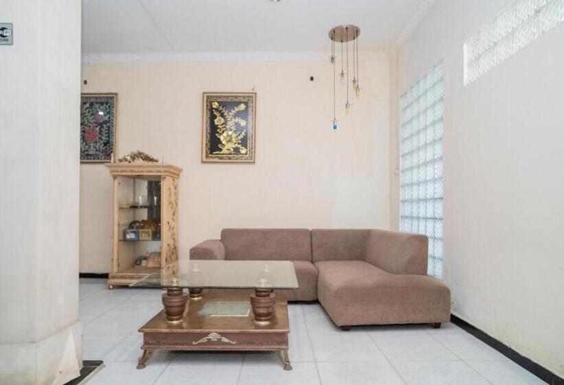 호텔 Reddoorz Near Uniska Banjarmasin