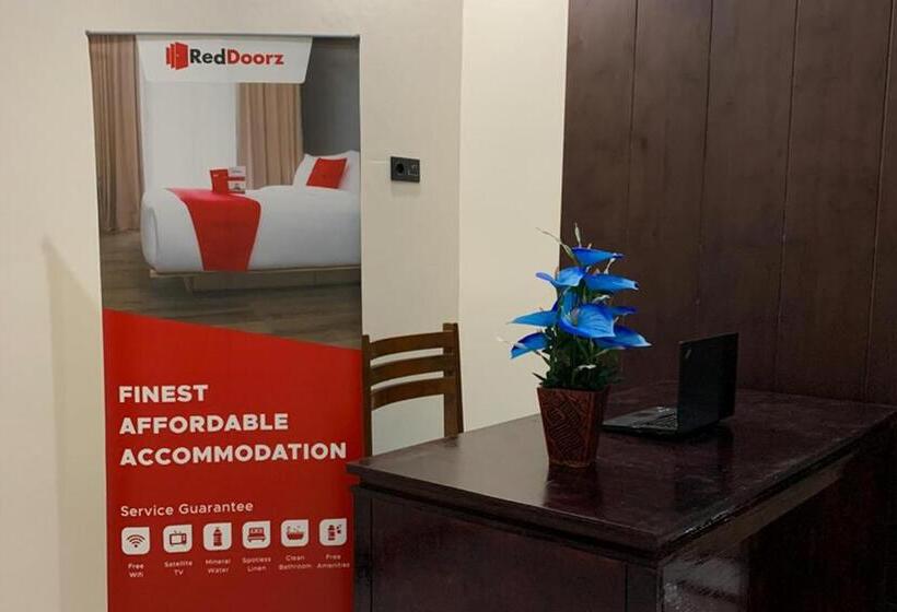 酒店 Reddoorz Syariah Near Kawasan Simpang Lima Pati