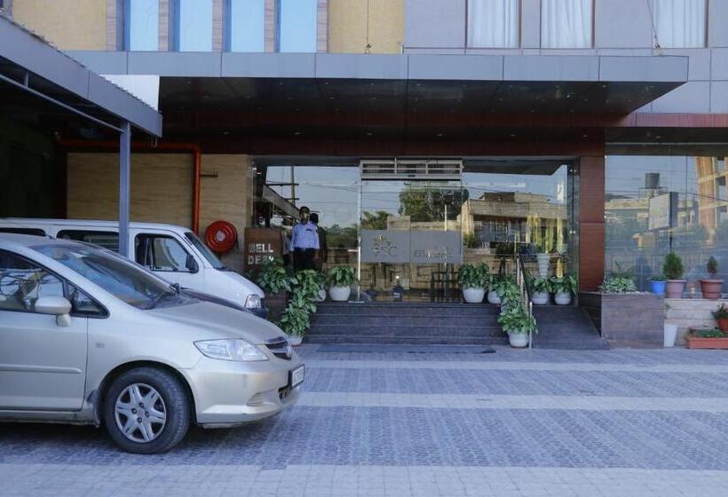 בית מלון כפרי S C Residency