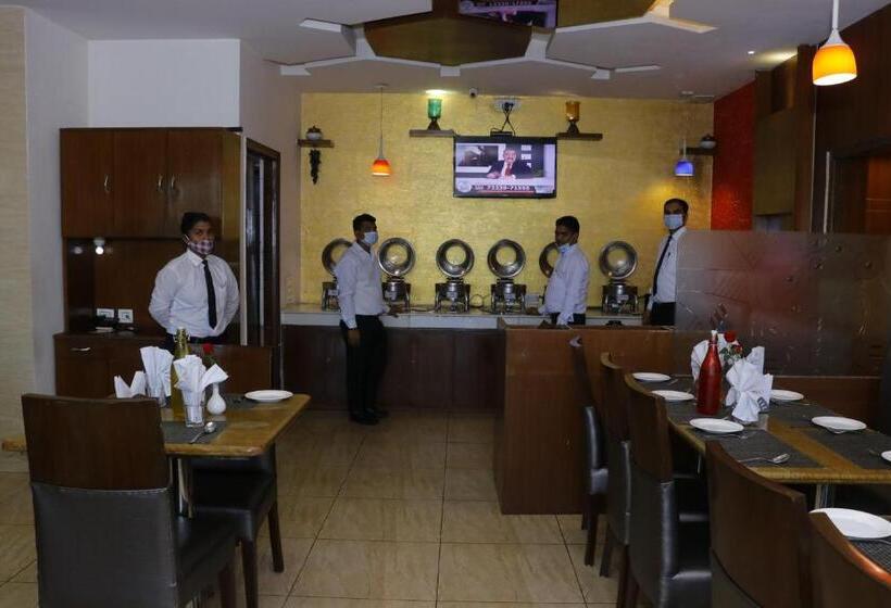 בית מלון כפרי S C Residency