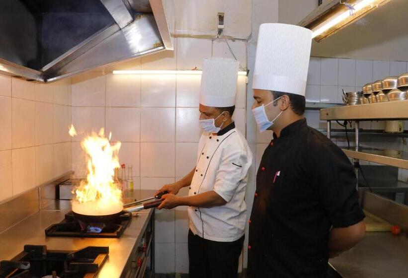 בית מלון כפרי S C Residency