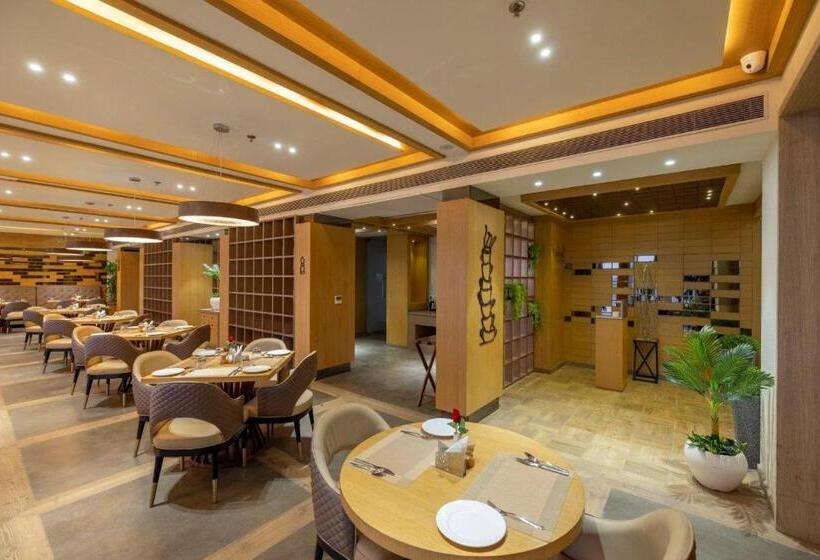 בית מלון כפרי Sarovar Portico Morbi