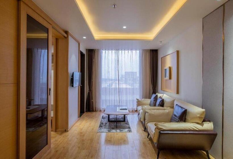 בית מלון כפרי Sarovar Portico Morbi