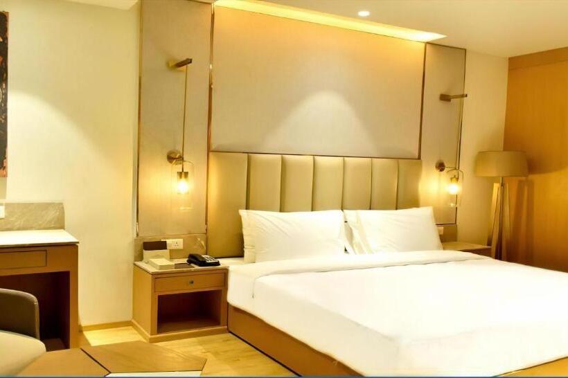 בית מלון כפרי Sarovar Portico Morbi