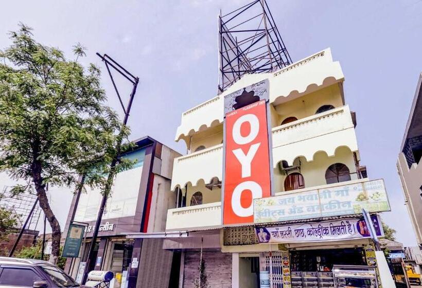 בית מלון כפרי Spot On 79411 Flagship Inn