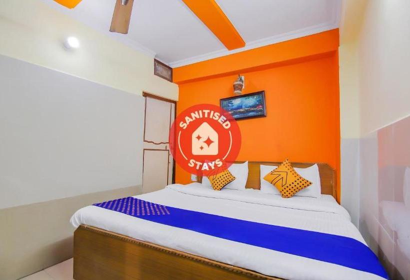 ホテル Spot On 79602 Royal