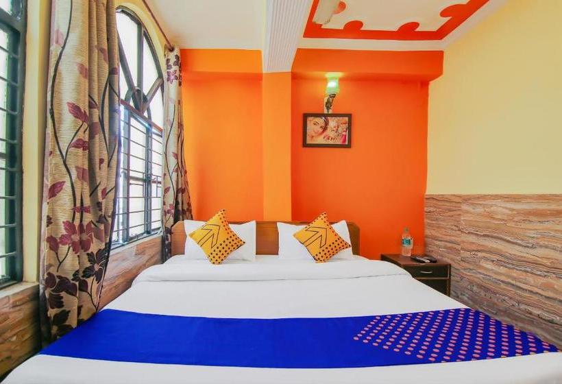 ホテル Spot On 79602 Royal