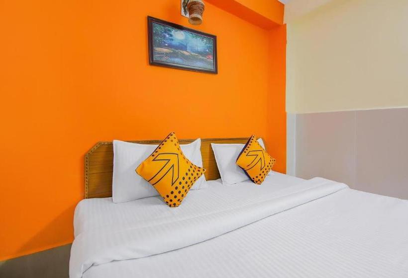 ホテル Spot On 79602 Royal