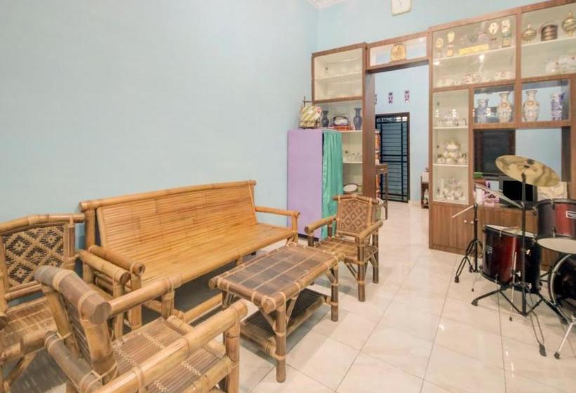 בית מלון כפרי Spot On 90356 Gmmo Homestay