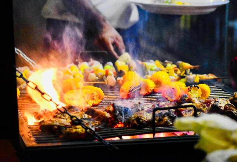 Отель Summer Haven