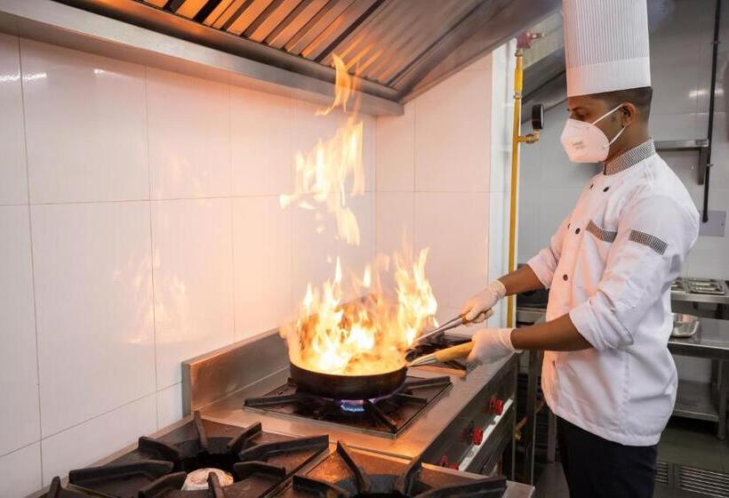 בית מלון כפרי The Crescent