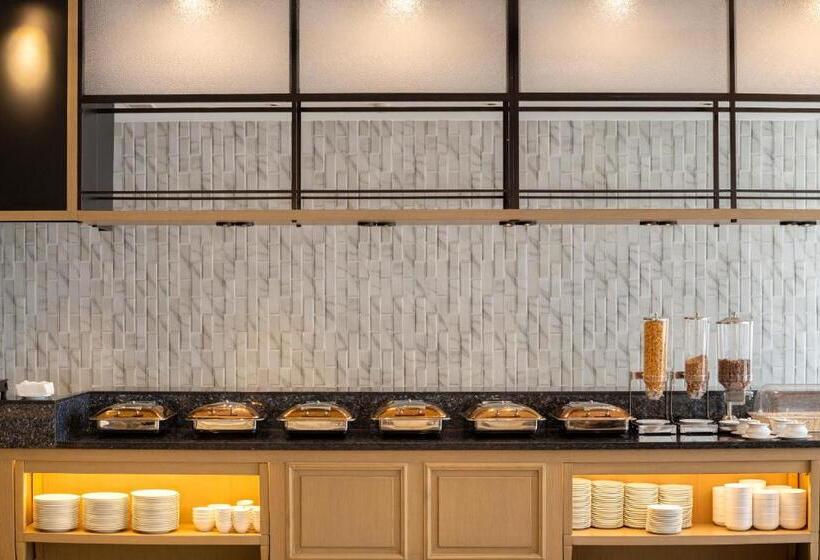 בית מלון כפרי The Crescent