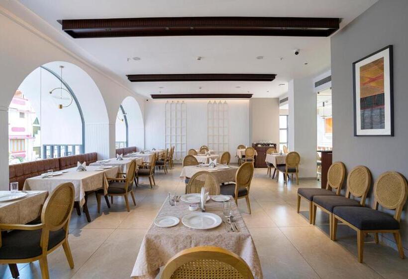 בית מלון כפרי The Crescent