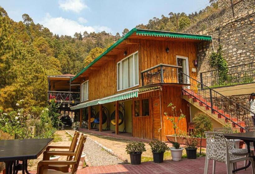 בית מלון כפרי Thehimalayanliving Whistling Pines