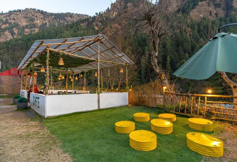 Jungle Hostel By Whoopers