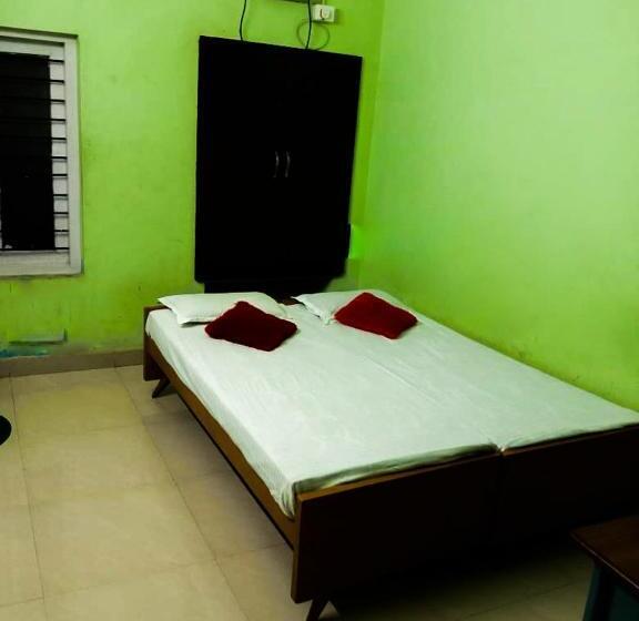 Мотель Zaina Tourist Home