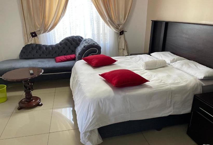 Пансион Martyrs Guest House