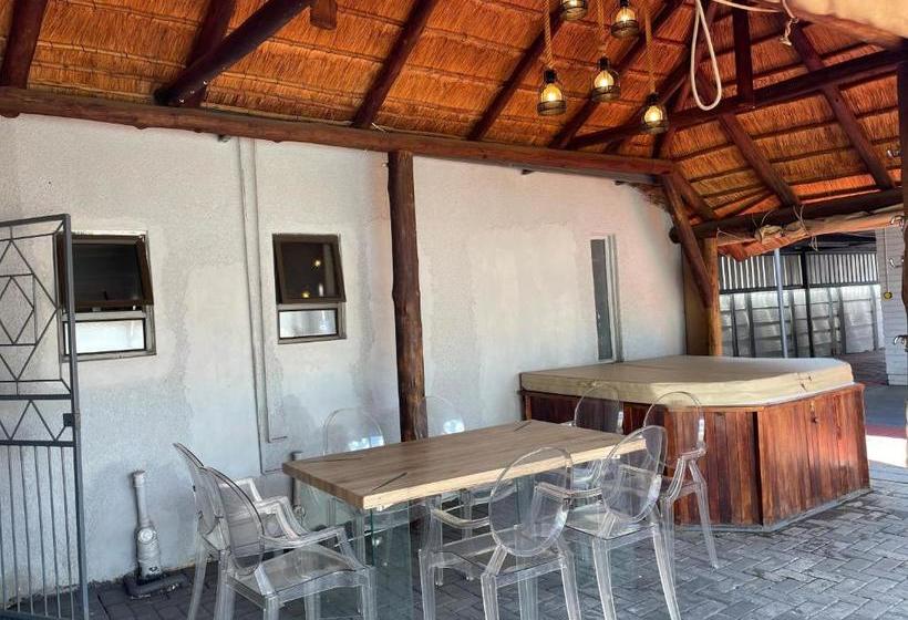 Пансион Martyrs Guest House