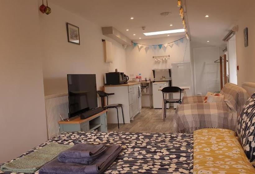 膳宿费 The Nook B&b