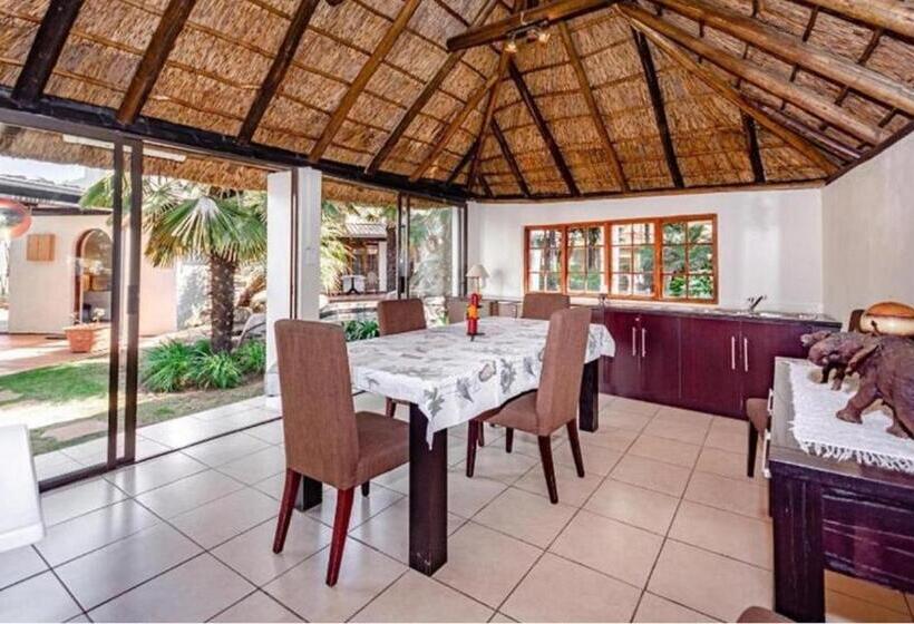 Пансион The Link Guest Lodge