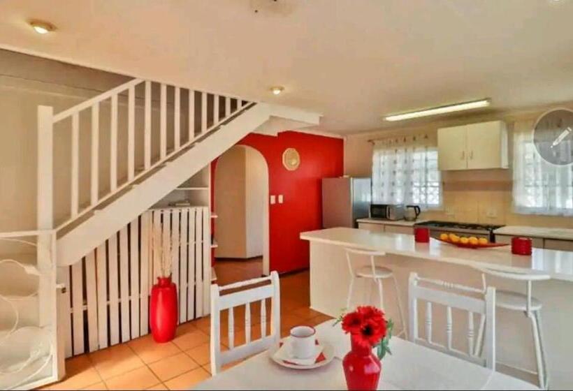 Пансион The Link Guest Lodge