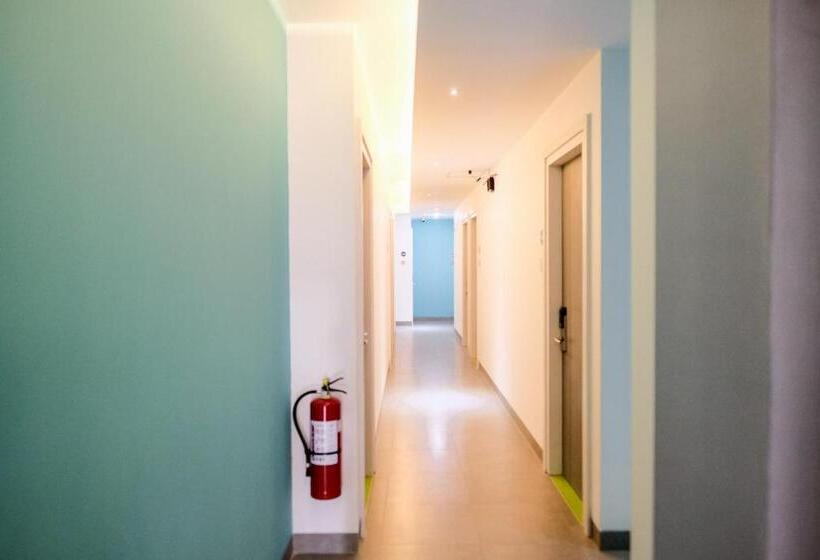 Sans Hotel Roxy Jakarta