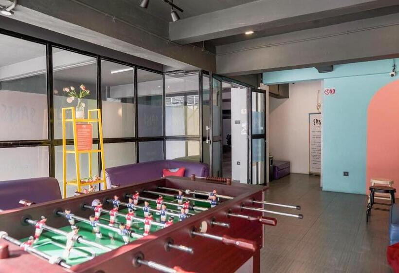 Sans Hotel Roxy Jakarta
