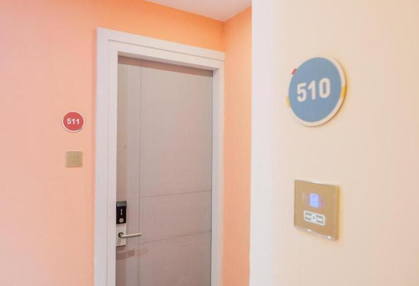 Sans Hotel Roxy Jakarta