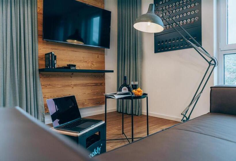 Weekly Boardinghouse