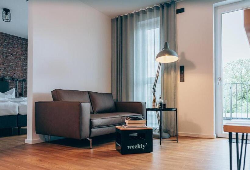 Weekly Boardinghouse