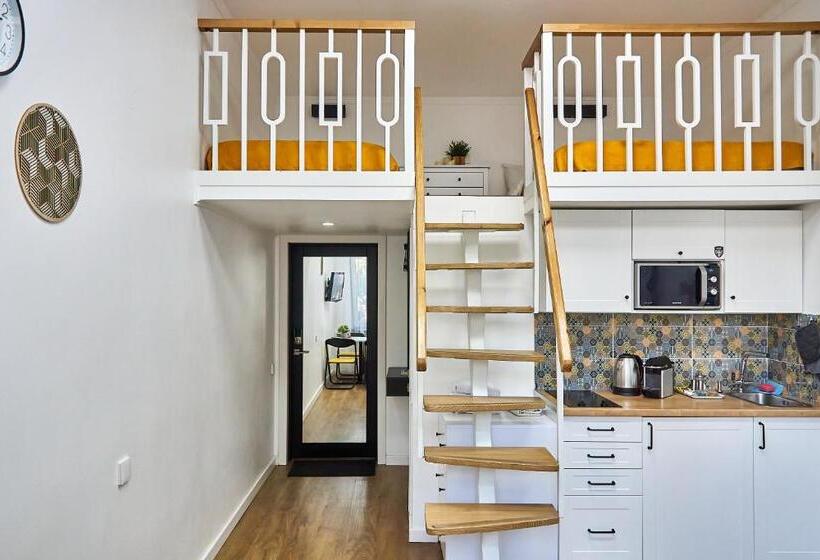 затишні дворівневі смарт апартаменти