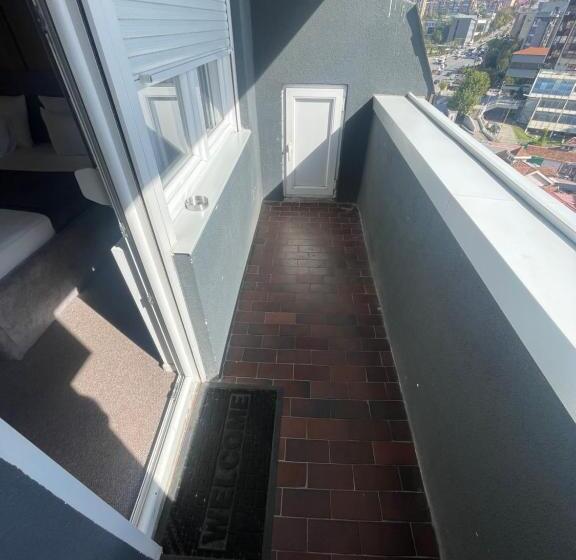 هاستل New Prishtina Luxury Rooms