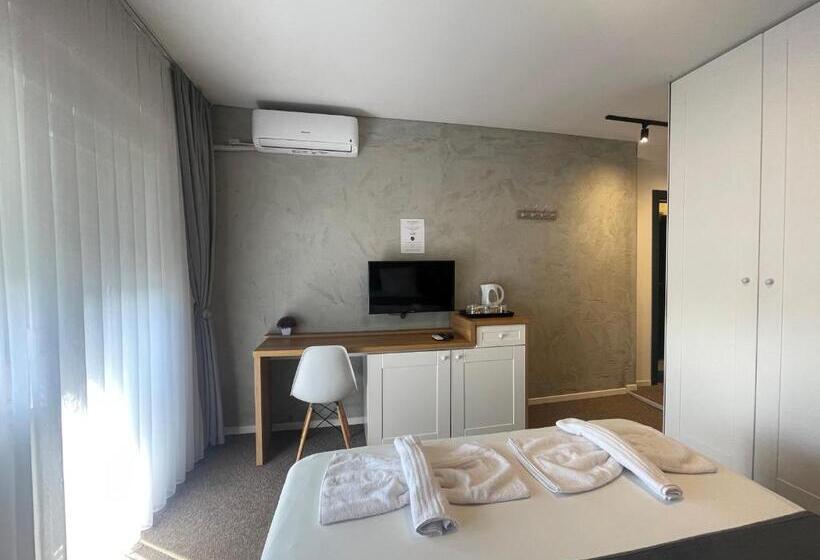 هاستل New Prishtina Luxury Rooms