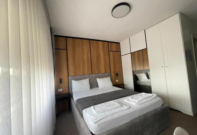 هاستل New Prishtina Luxury Rooms