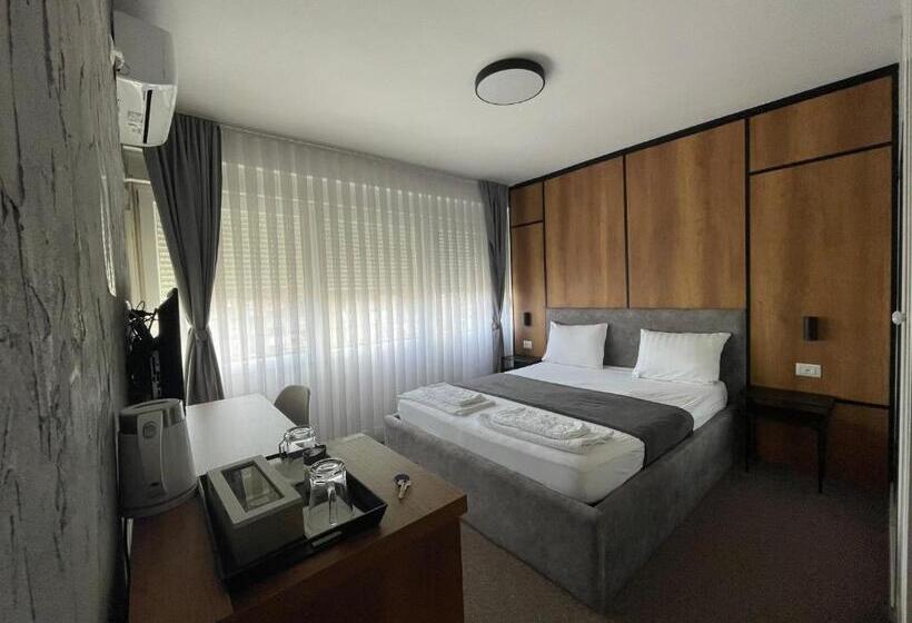 هاستل New Prishtina Luxury Rooms
